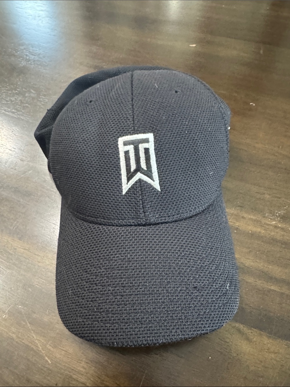 Nike Tiger Woods Black Mesh Baseball Cap with Silver Logo